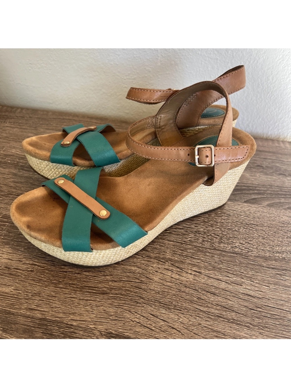 Clarks Artisan Leather Wedge Sandals Caslynn Regina Size 7 M Turquoise